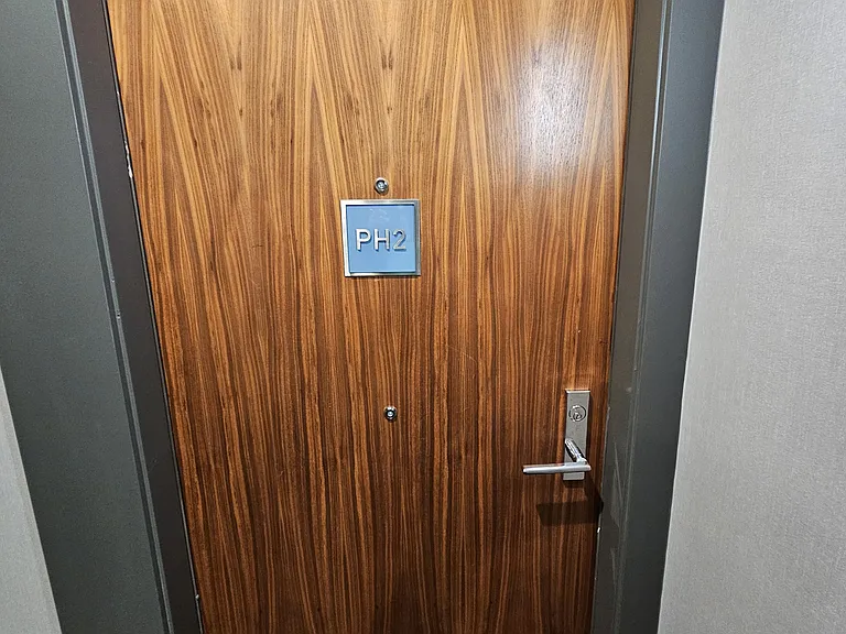 1708 Ontario St #Penthouse 2 — Photo 3