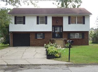 615 Everest Cir, Saint Albans, WV 25177