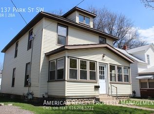 1137 Park St SW, Grand Rapids, MI 49504