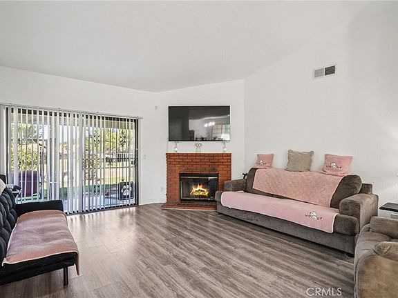 3rd image of 2534 Beech Tree St