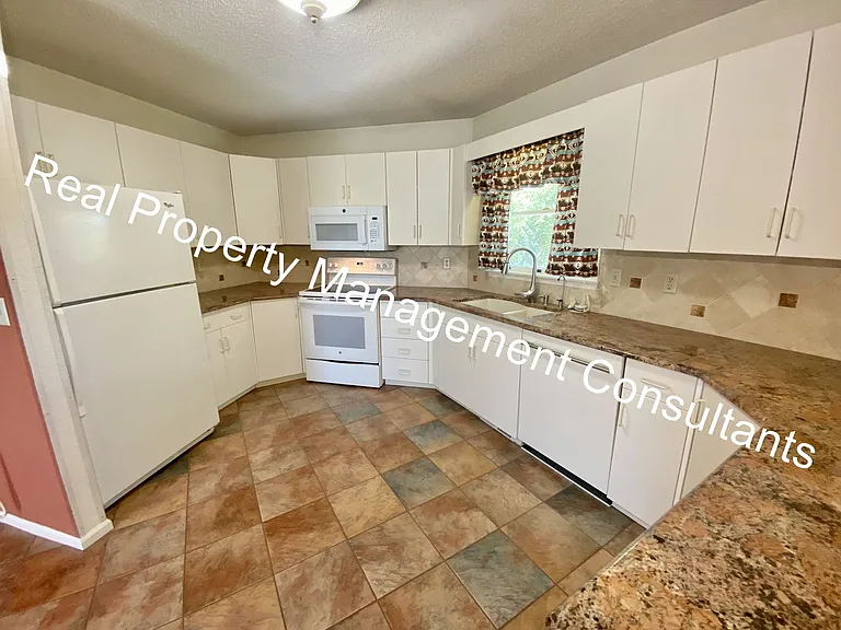 2428 Little Blue Ct — Photo 7
