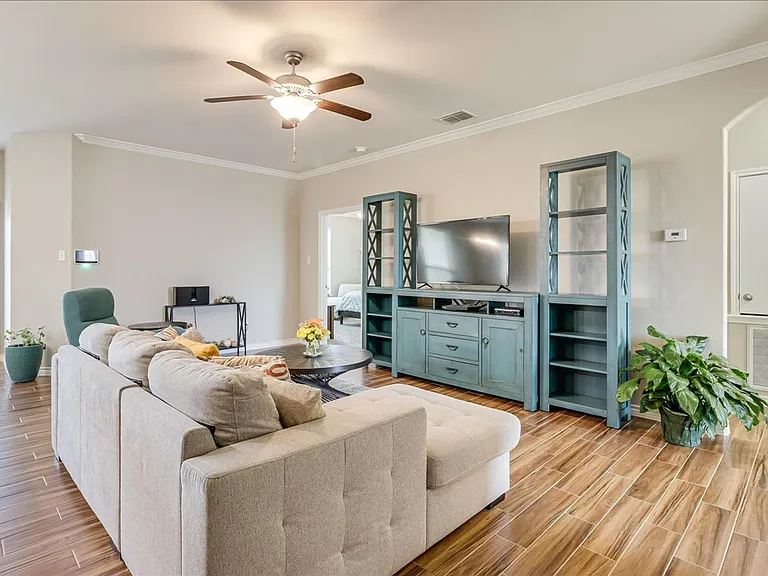 7610 Quartz Dr — Photo 5
