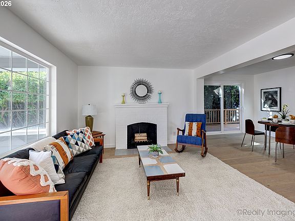 5th image of 3815 NE 68th Ave