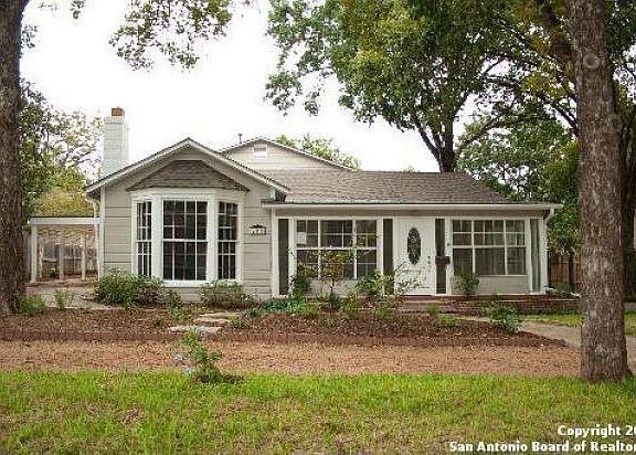 2nd image of 215 Halcyon Pl