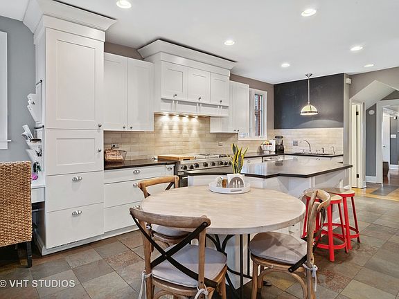 5th image of 742 Bonnie Brae Pl