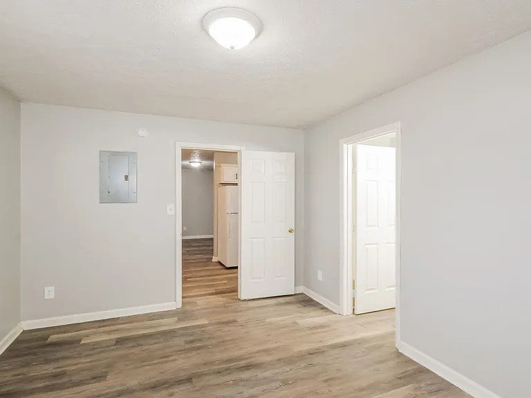 River Valley Apartments — Photo 42