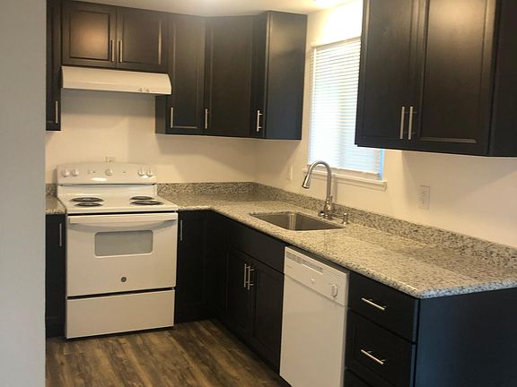 3rd image of 408 2nd St NW #3