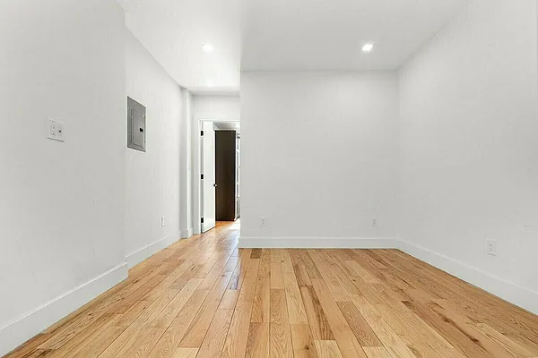 Rented by REAL New York | media 9