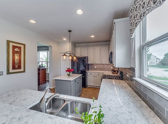 4th image of 11319 S Glenbrook Cir