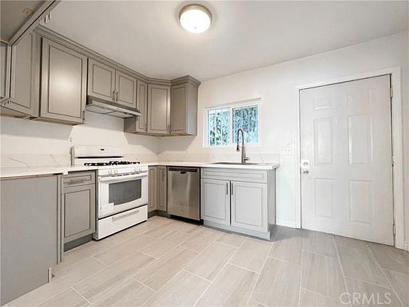 4th image of 265 E 45th St