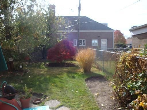 5th image of 4459 W Lunt Ave