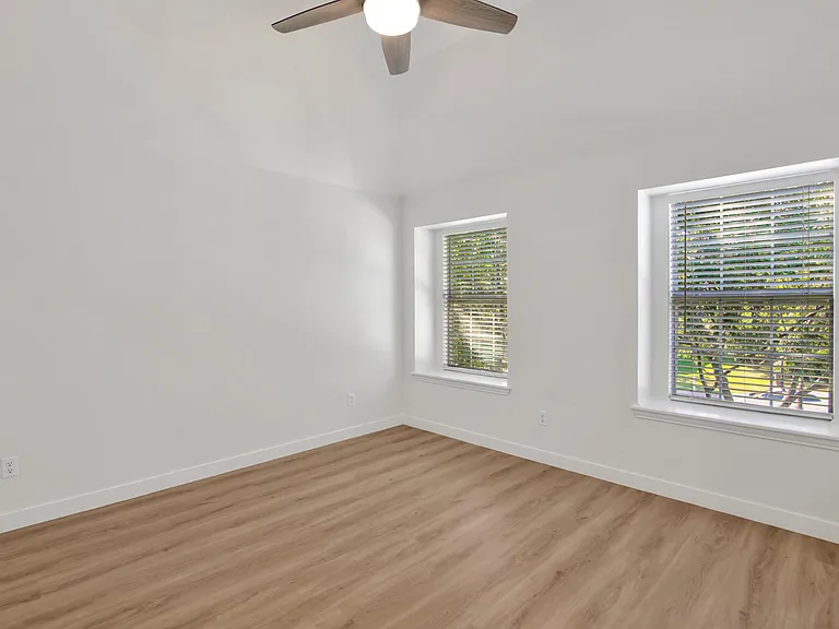 1615 Bryce Canyon Ln — Photo 20
