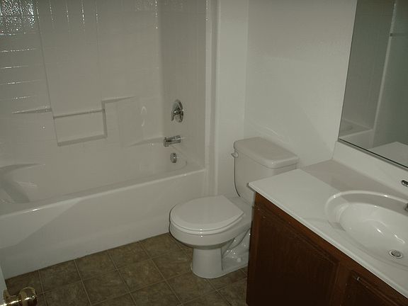 4th image of 9511 Wooded Heights Ave