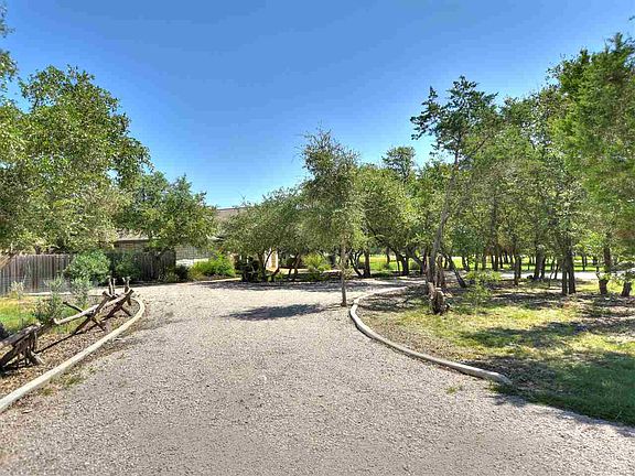 5th image of 100 Circle Oaks Dr