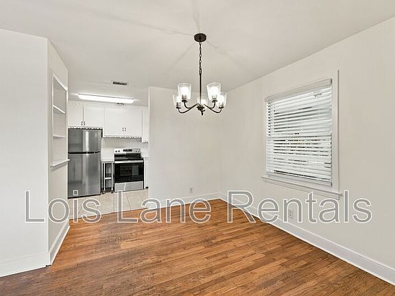 3rd image of 2133 Wappoo Dr