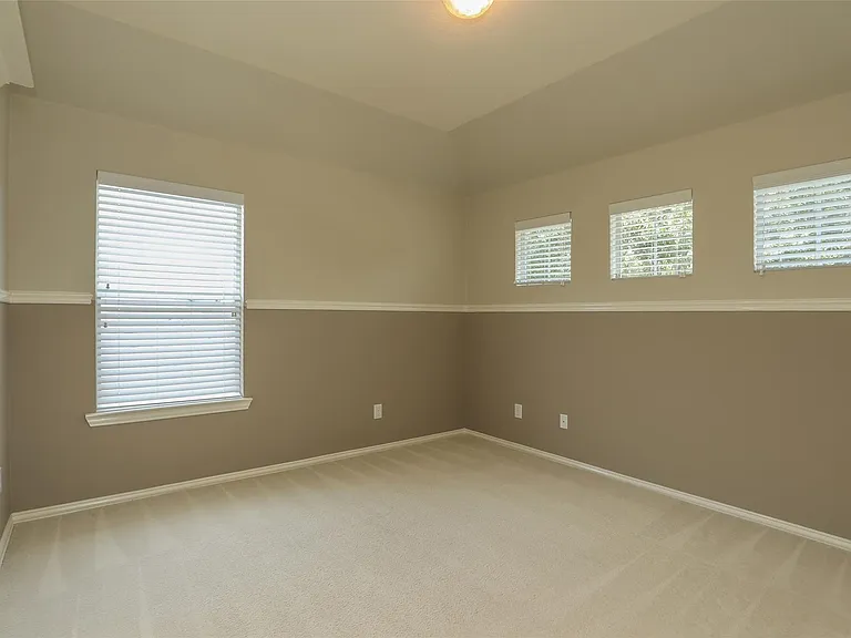 9603 Red Rugossa Dr — Photo 32