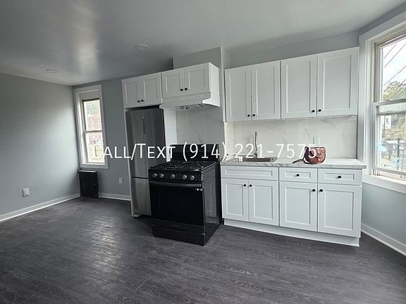 2nd image of 132 Willow St