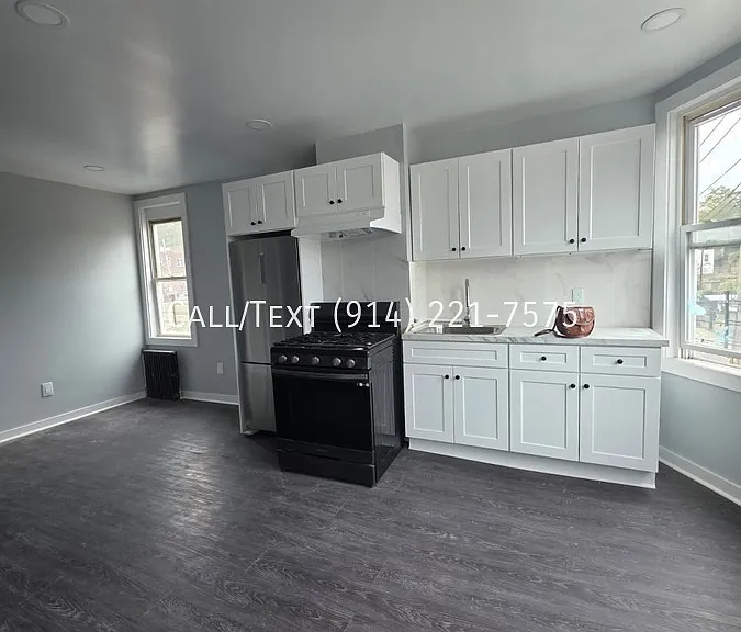 132 Willow St — Photo 2