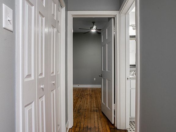 5th image of 2335 W Grace St APT 4