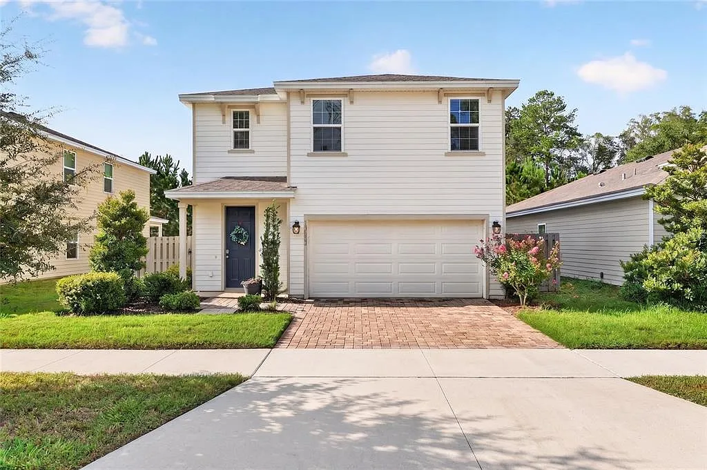 5 bed, 3.0 bath, 2414 sqft, $2,800 — Photo 1