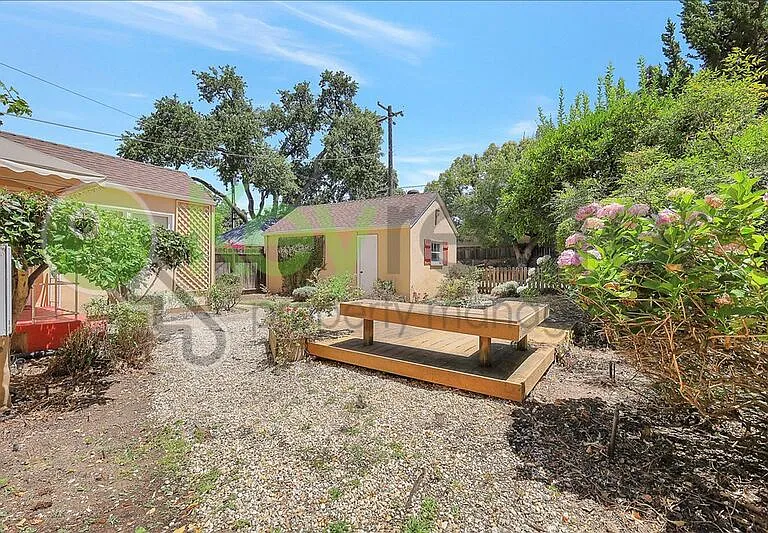 2933 27th St — Photo 29