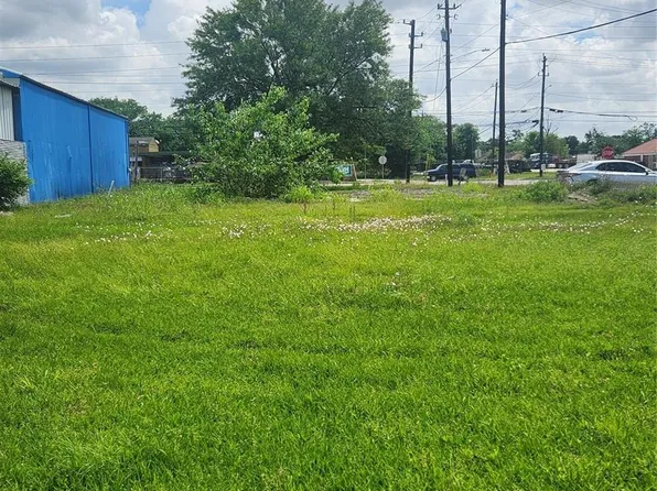 8725 Talton St, Houston, TX 77028