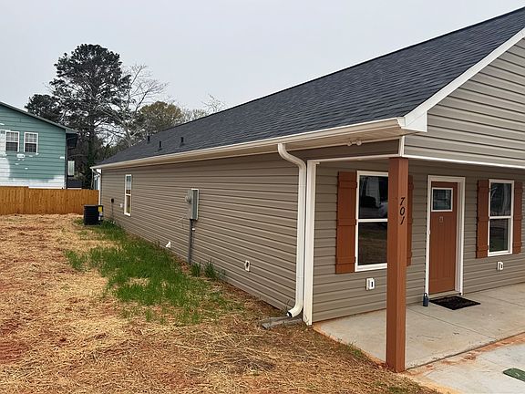 3rd image of 701 Delia St #B