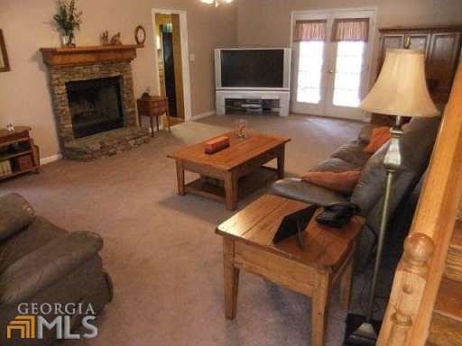 5th image of 2849 Glad Dale Dr SE