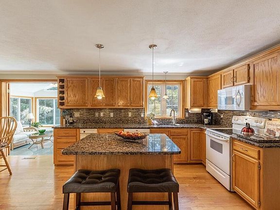 2nd image of 486 Shawsheen Ave
