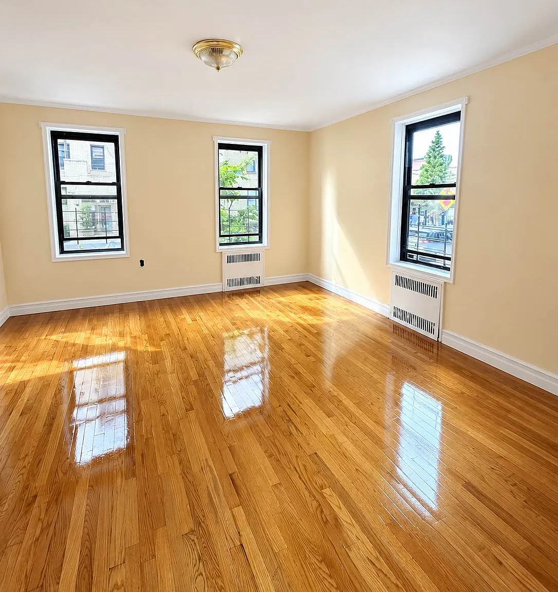 40-15 Hampton Street — Photo 4