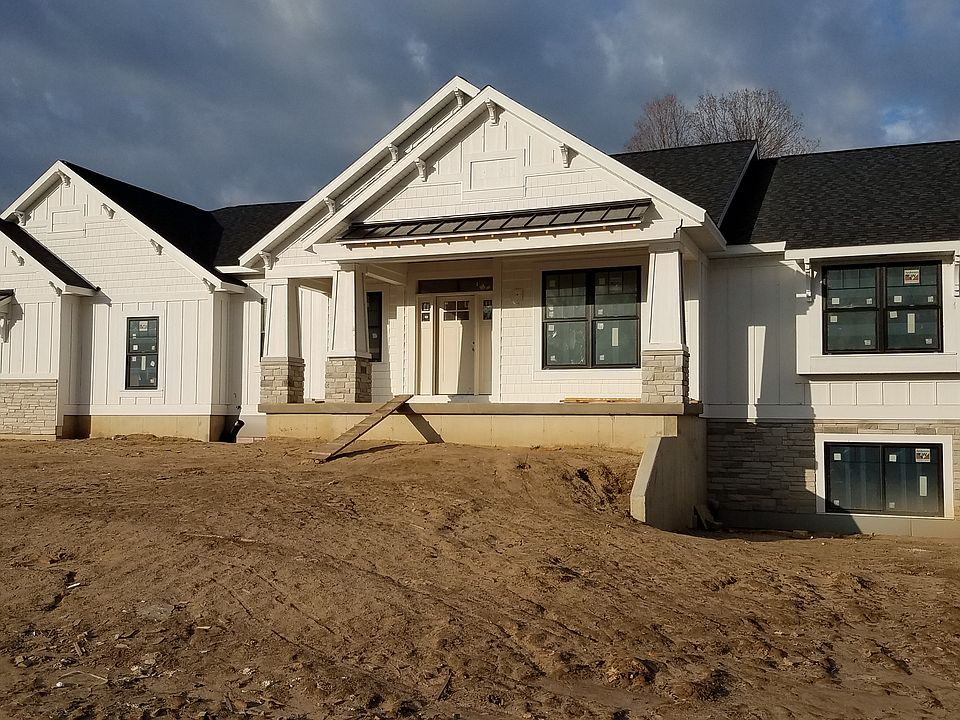 1st image of 723 Chancellor Dr SW