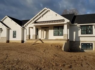 723 Chancellor Dr SW, Grandville, MI 49418