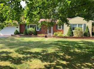 523 River Rd, Hamden, CT 06518