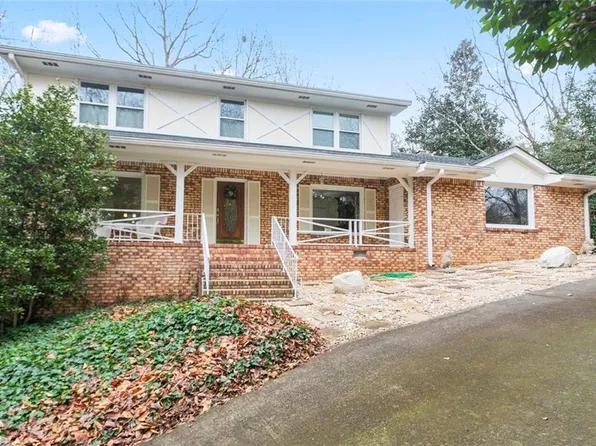 5037 Heatherdale Ln, Dunwoody, GA 30360