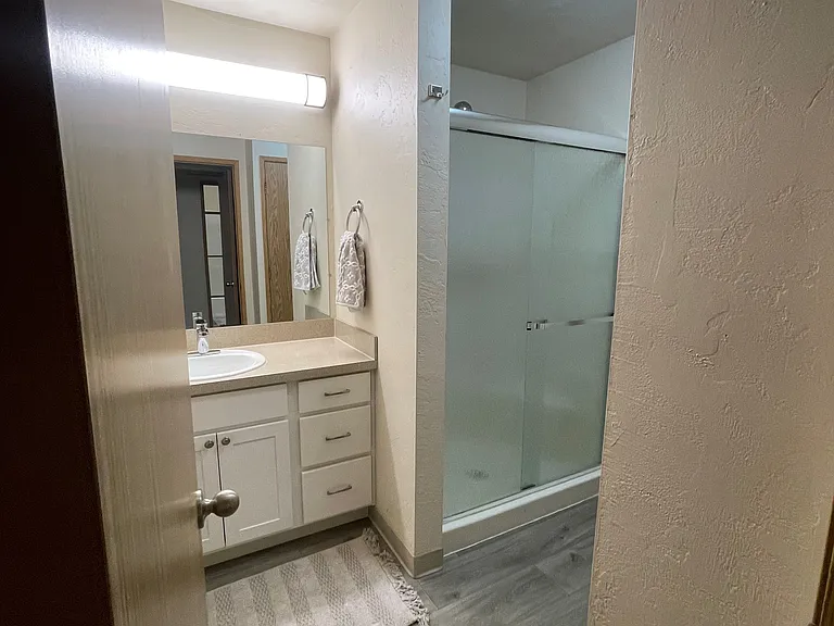 Oak Tree Apartments — Photo 59