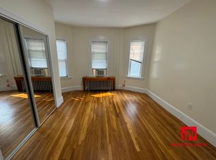 63-67 Fairbanks St #1R, Brighton, MA 02135