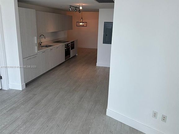 4th image of 501 NE 31st St #1