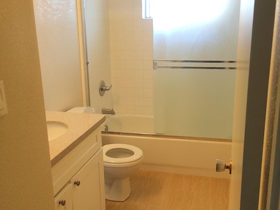 5th image of 542 Columbia Ave APT 4