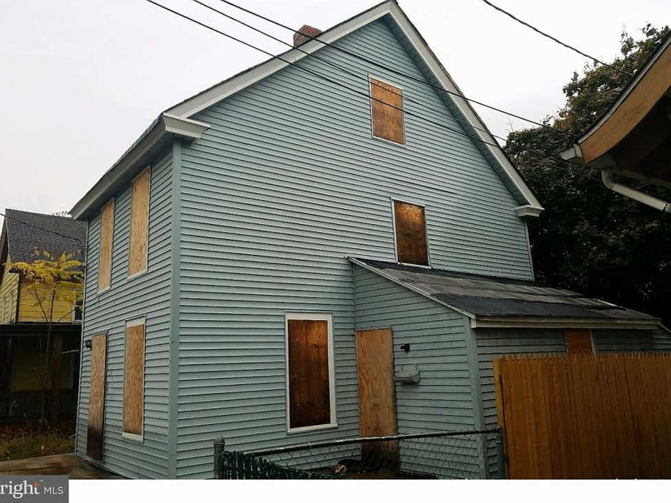 2nd image of 50 Penn St