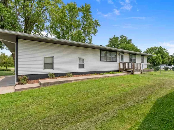 426 S 9th Ave, Washington, IA 52353