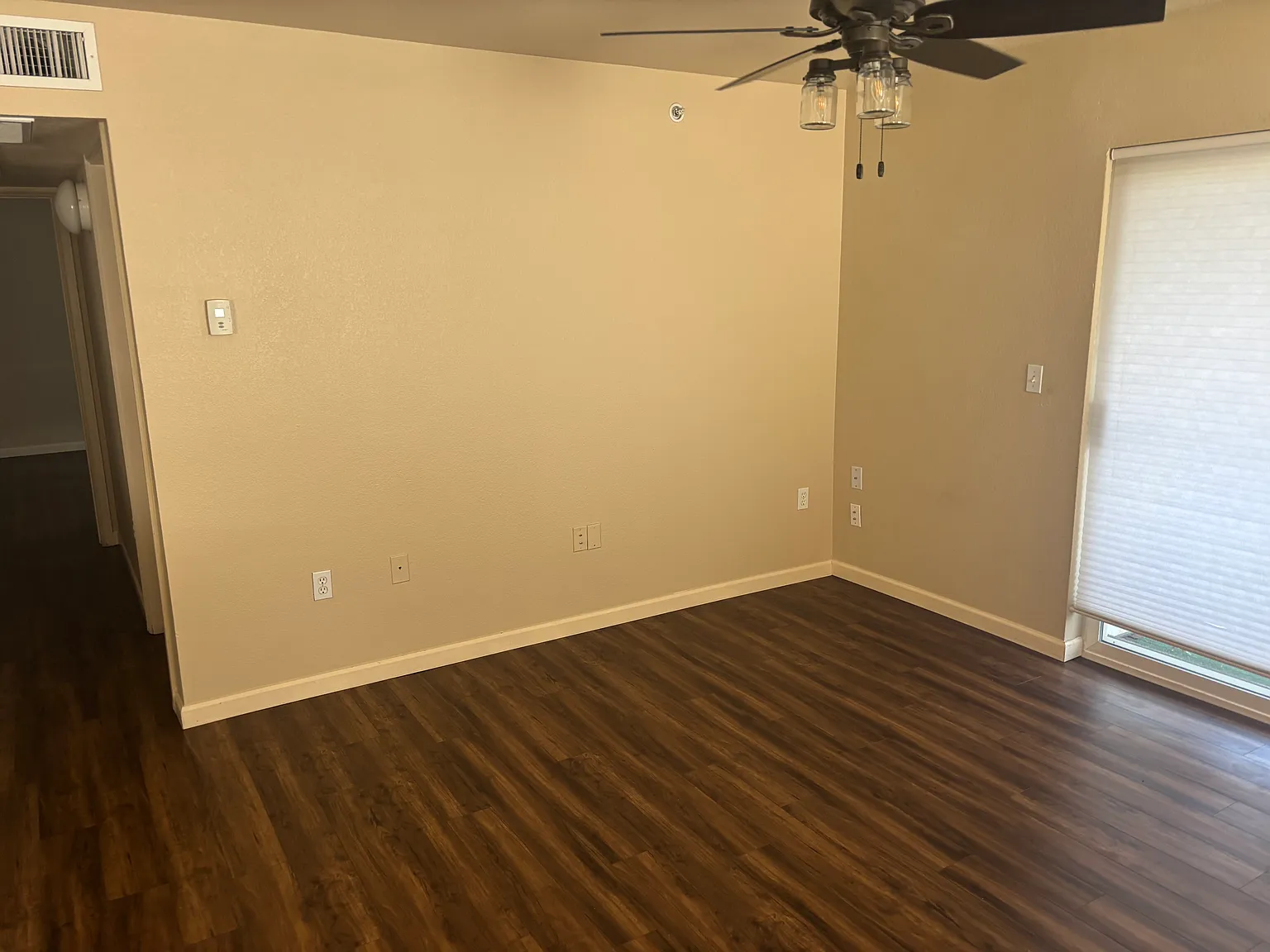 2 bed, 991 sqft, $2,600 — Photo 2