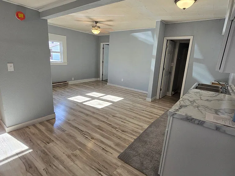 1805 E South St — Photo 2