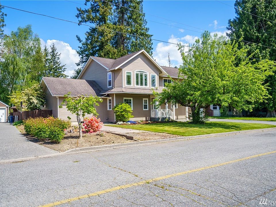 Welcome home to 1204 Talcott St!
