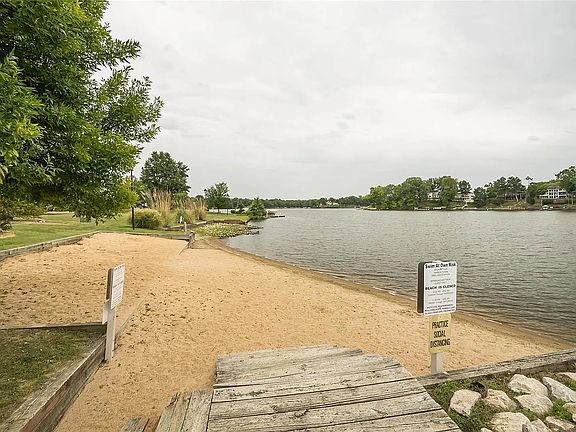3rd image of 103 Harbor View Dr
