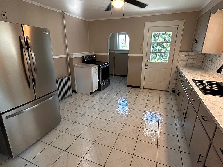 830 Brook St #830 — Photo 6