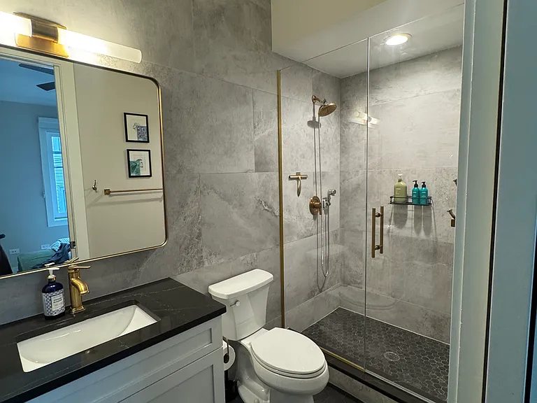 3651 N Damen Ave — Photo 9