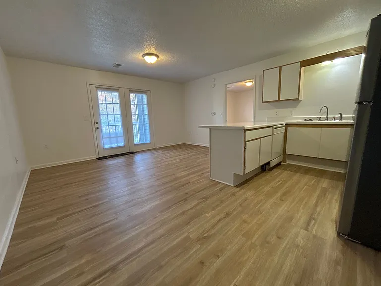 Arlington Apartments — Photo 113