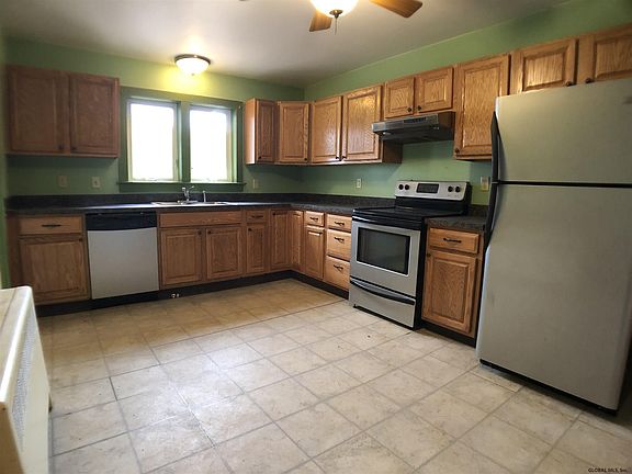 5th image of 1038 E River Dr