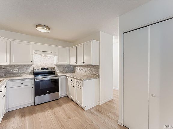 4th image of 705 S Alton Way #5C