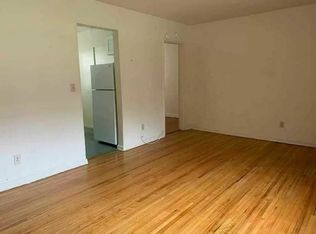 61-05 224th St #1C, Oakland Gardens, NY 11364